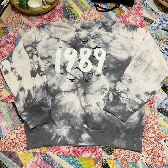 Taylor Swift 1989 Sweatshirt. M tiedye with birds! Tswift, showgirl - Picture 10 of 13